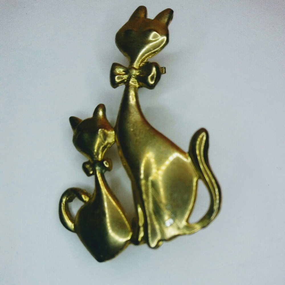 Mid-century Vintage Mom & Kittens Brooch / Pin